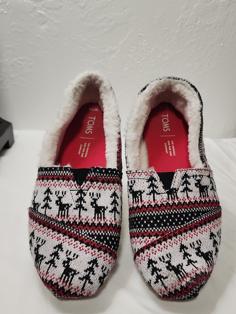 Toms Red, Black & White Knit Slip-On Slippers
